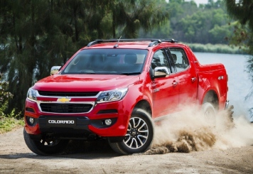 Sản phẩm nắp thùng xe bán tải tại trung tâm MINHSANGAUTO